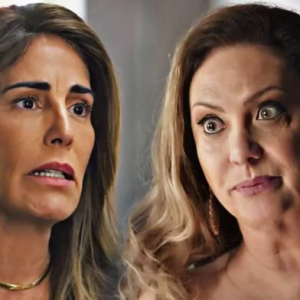 Em Terra e Paixão, Agatha (Eliane Giardini) e Irene (Gloria Pires) são rivais declaradas