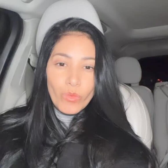 Simaria postou uma série de vídeos nesta terça-feira (24) e se defendeu das críticas pelo estilo sensual
