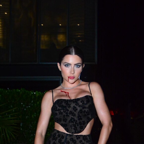 Jade Picon também curtiu festa de Dia das Bruxas na Barra da Tijuca, Zona Oeste do Rio de Janeiro