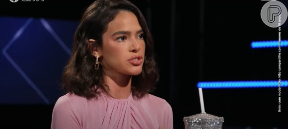 Bruna Marquezine elogia Anitta e diz que ideia de dividir aluguel nos Estados Unidos foi da cantora