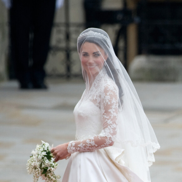 Kate Middleton apostou no cabelo meio-preso em seu casamento, contrariando o desejo de alguns membros da família real