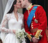 Tradição tricentenária quebrada por Kate Middleton em casamento tem a ver com o penteado usado por ela