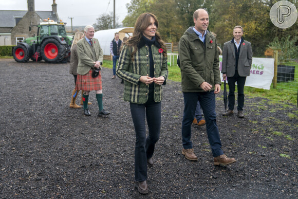 Princesa radical? Kate Middleton dá match de look com Príncipe William e se aventura em bike na Escócia