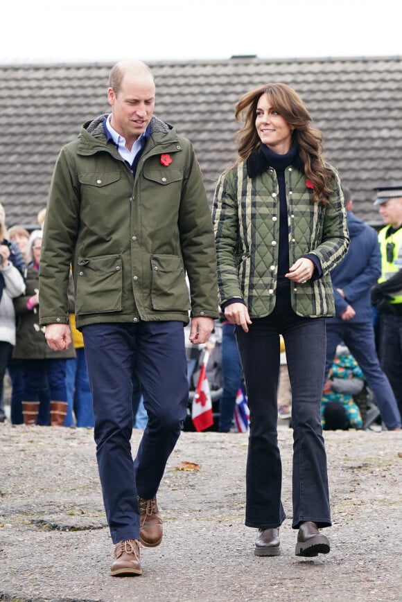 Verde foi a cor escolhida pelo casal Kate Middleton e Príncipe William para looks de frio na Escócia