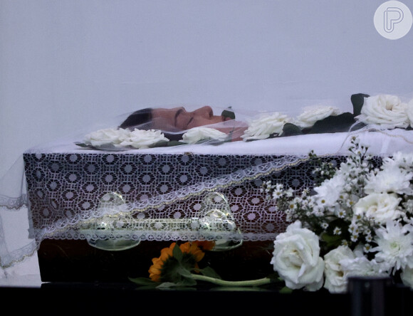 Corpo de Elizangela foi velado na tarde deste sábado (04), no Crematório do Cemitério da Penitência, na Zona Norte do Rio de Janeiro