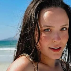 Larissa Manoela lamentou a morte da atriz Isis Freitas