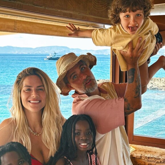 Bruno Gagliasso costuma compartilhar momentos em família nas redes sociais