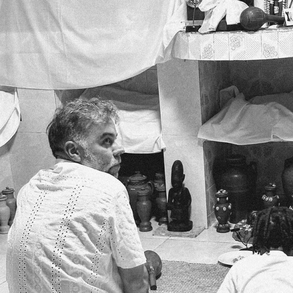 Bruno Gagliasso compartilhou fotos de Bless no terreiro de Candomblé
