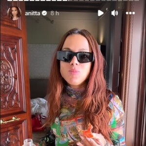 Anitta surgiu de ressaca horas antes do Grammy Latino