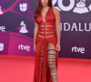 Anitta apostou em vestido com recortes em Grammy Latino