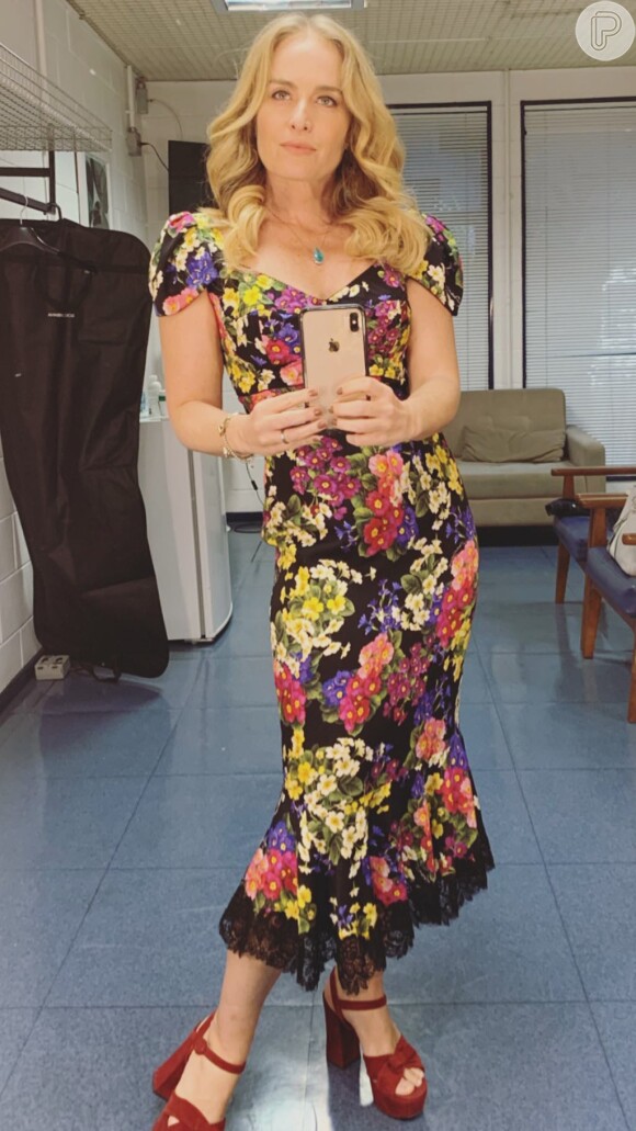Angélica já escolheu vestido de R$ 14 mil da Dolce & Gabbana para premiação da TV Globo