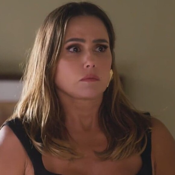 Deborah Secco está no ar na Globo como Lara da novela 'Elas por Elas' e passou por uma situação igual a personagem na vida real