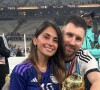 Messi e Antonella tiveram comportamentos considerados estranhos em aparições públicas