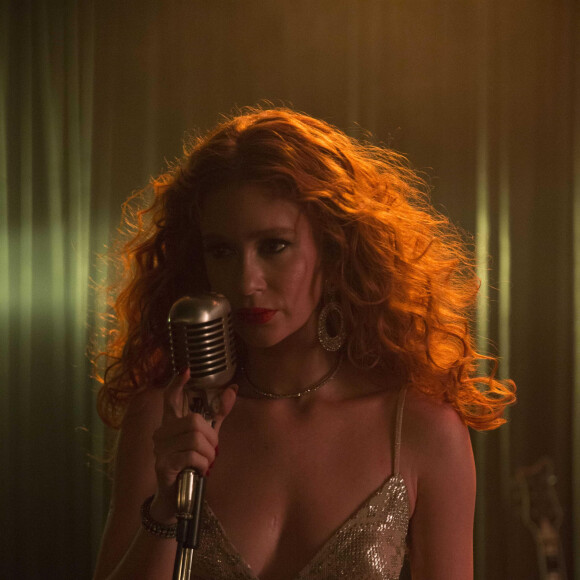 Marina Ruy Barbosa dá vida a uma cantora de boate na série 'Rio Connection'