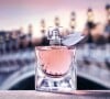 O frasco do perfume La Vie Est Belle virou tão icônico quanto a fragrância do perfume