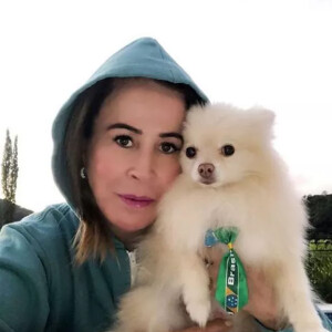 Zilu Godoi também é 'mãe de pet' de um cachorro da raça Lulu da Pomerânia