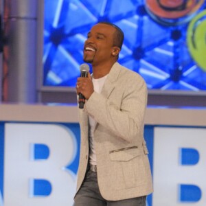 Alexandre Pires apresentou o 'Sai do Chão', programa musical na Globo nos anos 2010