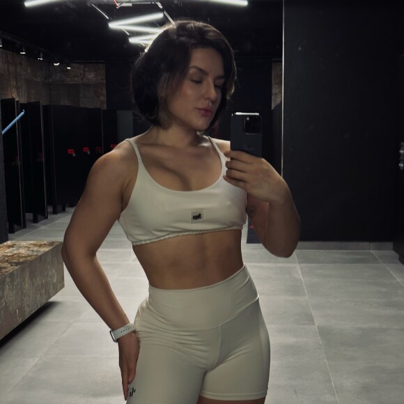 Rotina de treinos de Kéfera chama atenção nas redes sociais
