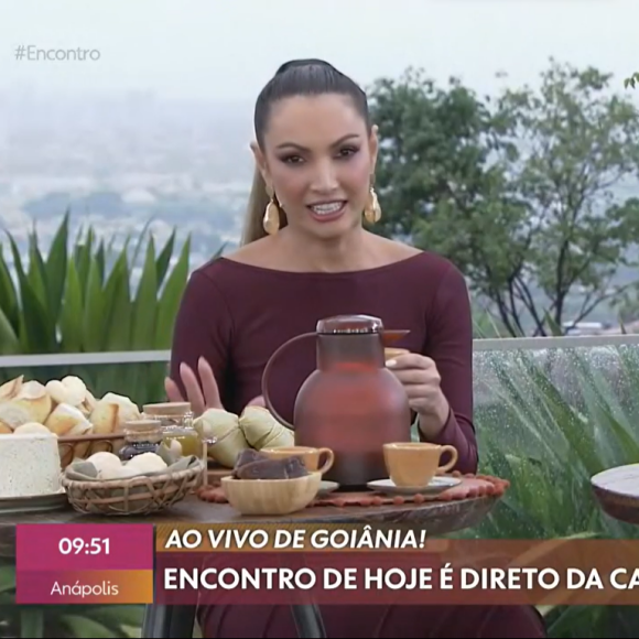 Patrícia Poeta mudou o seu tom de apresentar o programa 'Encontro' depois que o público elogiou sua substituta