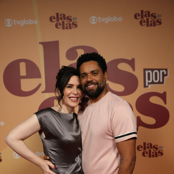 Maria Clara Spinelli e Cesar Mello em foto no lançamento da novela 'Elas por Elas'