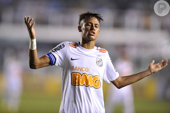Neymar foi revelado pelo Santos, clube agora na 2ª Divisão do Campeonato Brasileiro