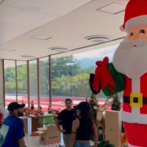 Decoração de luxo de Neymar tem papai noel gigante para em 'pequena vila'