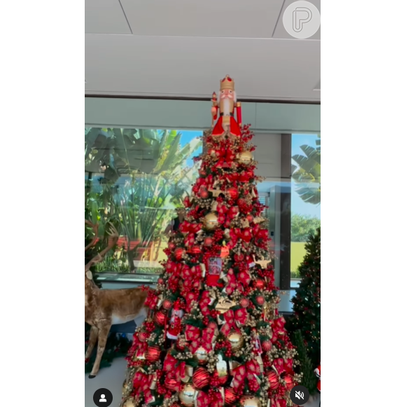 Decoração de luxo do Natal em mansão de Neymar tem Mavie na árvore