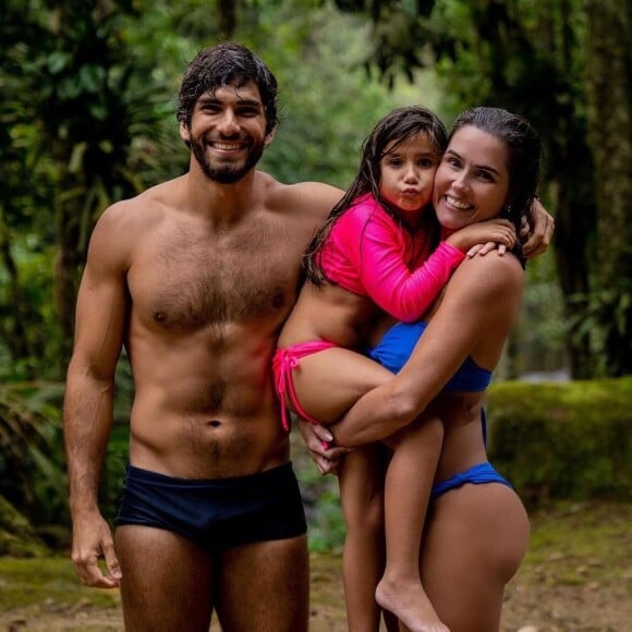 Deborah Secco e Hugo Moura são pais de Maria Flor