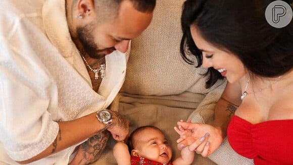Neymar e Bruna Biancardi surgiram juntos em fotos de Natal com Mavie, filha do casal