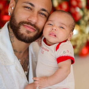 Neymar também fez um ensaio especial de Natal com a filha