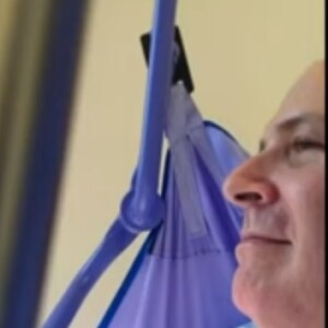 Foto de Mingau, do Ultraje a Rigor, no hospital foi exibida pela filha Isabella na TV