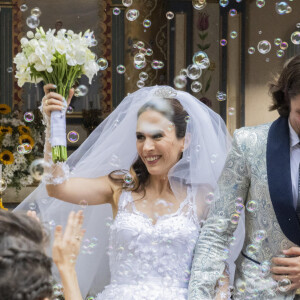 Em 'Terra e Paixão',  Anely Anely (Tata Werneck) e Natercinho (Daniel Rocha) casados.