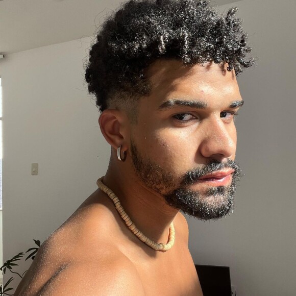 Nas redes sociais, beleza de Lucas Leto chama atenção e rende elogios de muitos famosos