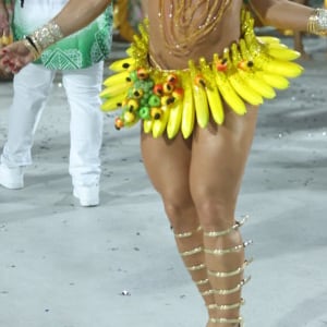 Fabiola Andrade é a rainha de bateria da Mocidade Independente no carnaval 2024