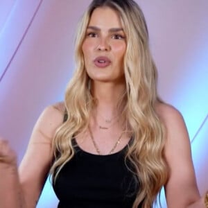 Yasmin Brunet contou que, antes de entrar no reality, segurou as pedras preciosas e pediu por uma iluminação, sendo surpreendida pela visão de que Vanessa Lopes também estaria no jogo