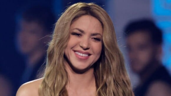 Shakira vive romance secreto após divórcio polêmico e traição de Piqué
