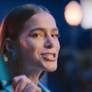 Bruna Marquezine ganha contrato com banco com regalias para ser nova garota propaganda; veja quais