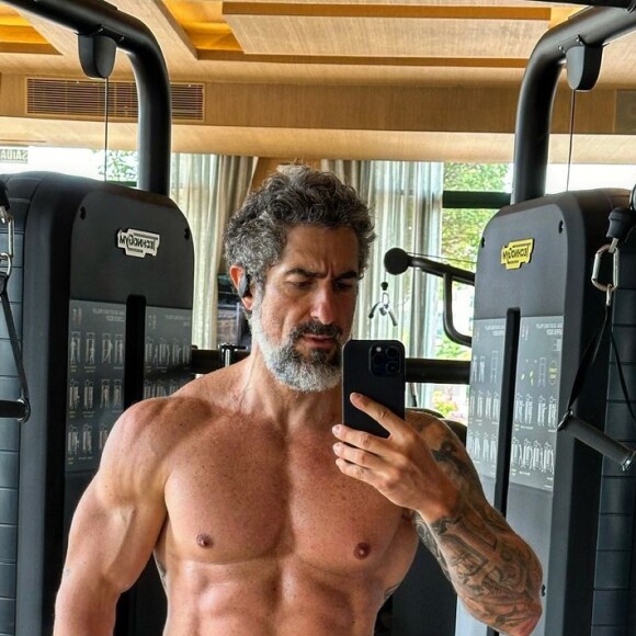 Corpo definido de Marcos Mion chama atenção em fotos e vídeos publicados em seu perfil fitness