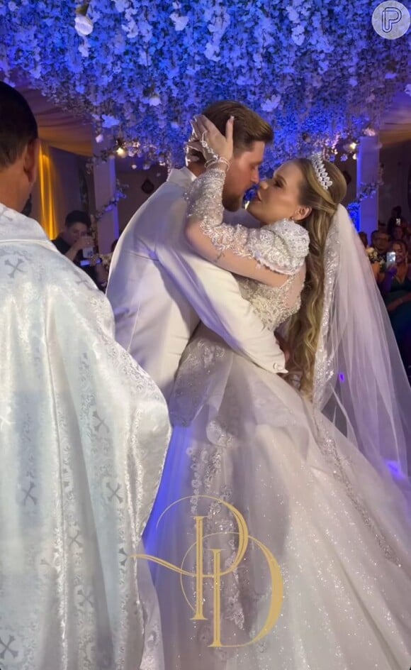 Veja fotos inéditas do casamento luxuoso da ex-BBB Paulinha Leite em Roraima