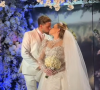Paulinha Leite e 30 fotos do casamento luxuoso da ex-BBB: troca de looks dos noivos, queima de fogos e mais!