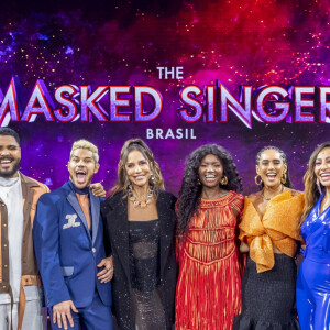 'The Masked Singer Brasil 2024' é apresentado por Ivete Sangalo, tem Kenya Sade nas reportagens, e Tais Araújo, Sabrina Sato, José Loreto e Paulo Vieira no júri