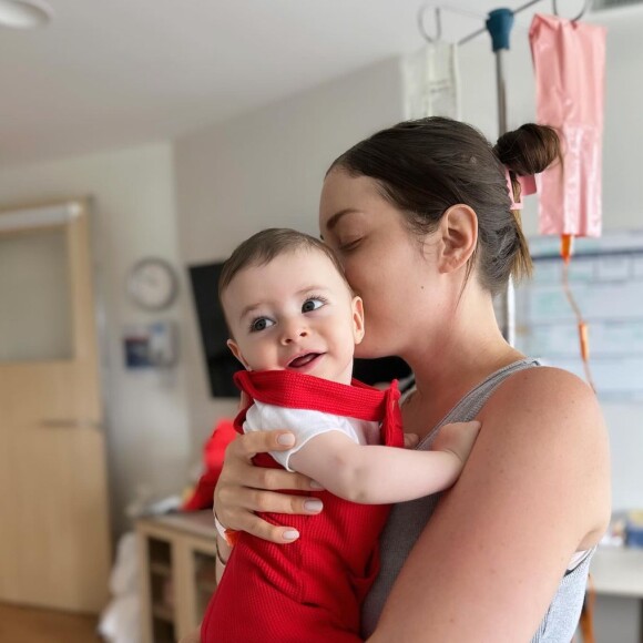 Fabiana Justus foi diagnosticada com leucemia e, por isso, precisou interromper a amamentação do filho mais novo, Luigi, de 5 meses