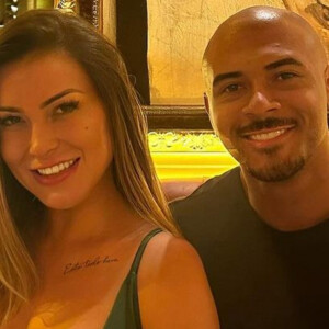 Andressa Urach anuncia namoro aberto com ator pornô Lucas Ferraz e revela exigência em vídeos íntimos a trabalho dele: 'Não tem...' 