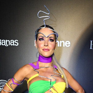 Baile da Vogue 2024: Monique Alfradique belíssima em um look que tem como tema "Garota do Fantástico"