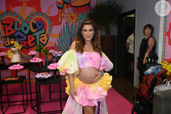 Fernanda Paes Leme exibiu a barriguinha de gravidez no show de Preta Gil