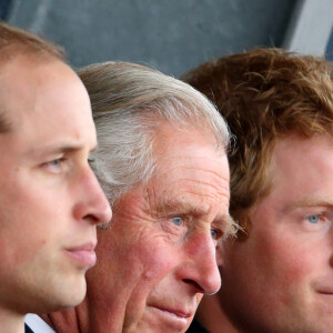 Rei Charles III contou a notícia para os filhos, Príncipe Harry e Príncipe William