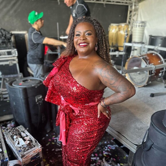 Foto de Jojo Todynho mostrando a barriga rendeu muitos elogios até de famosos e deu o que falar na internet
