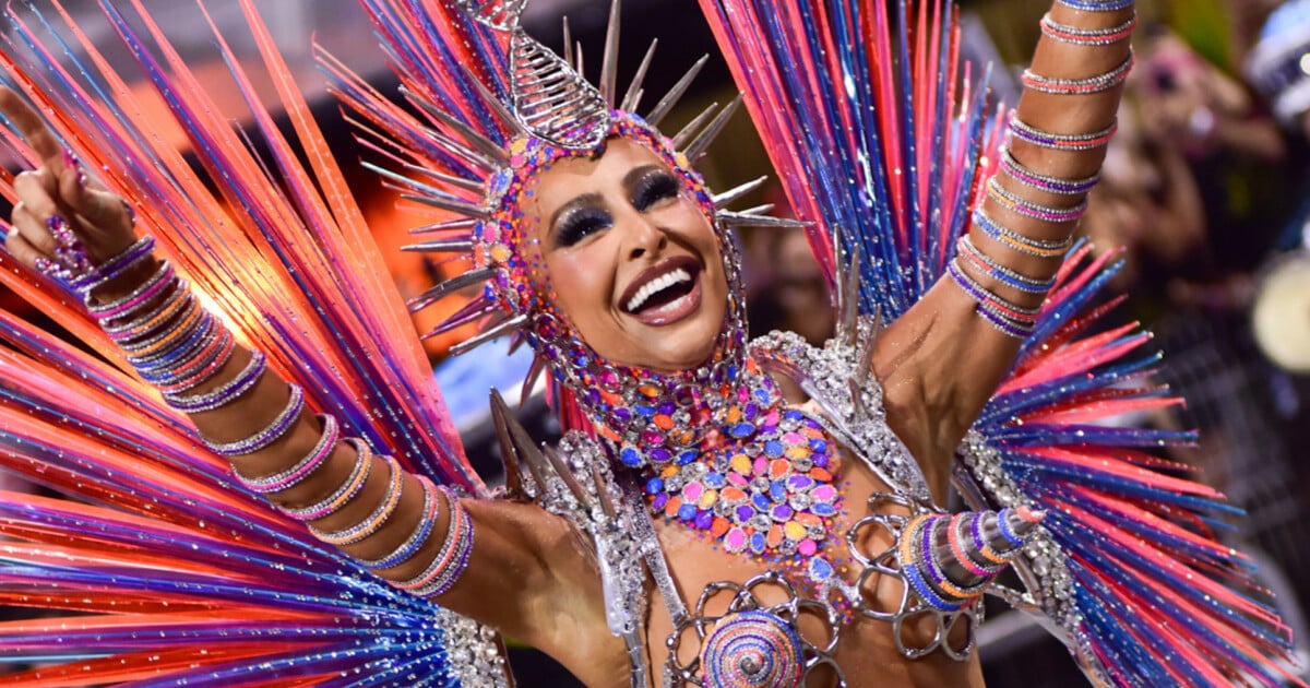 Carnaval 2024 Sabrina Sato Celebra 20 Anos Na Gaviões Da Fiel Com Visual Chocante Veja Fotos