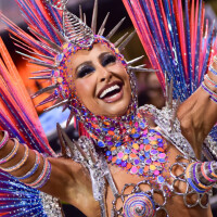 Carnaval 2024: Sabrina Sato celebra 20 anos na Gaviões da Fiel com visual chocante; veja FOTOS