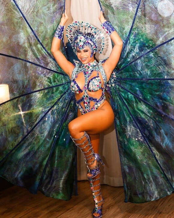 Carnaval 2024: fantasia de Lexa vem com uma surpresa para o público